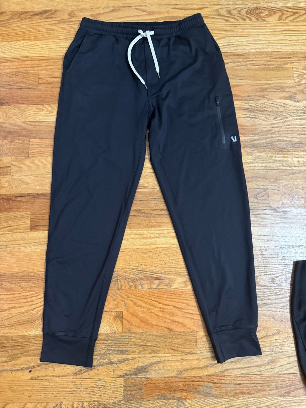 Vuori Black Men's Jogger Sweatpants with Contrast Drawstring